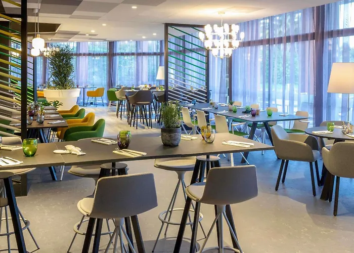Mercure Centre Cote D'azur 4* הייר