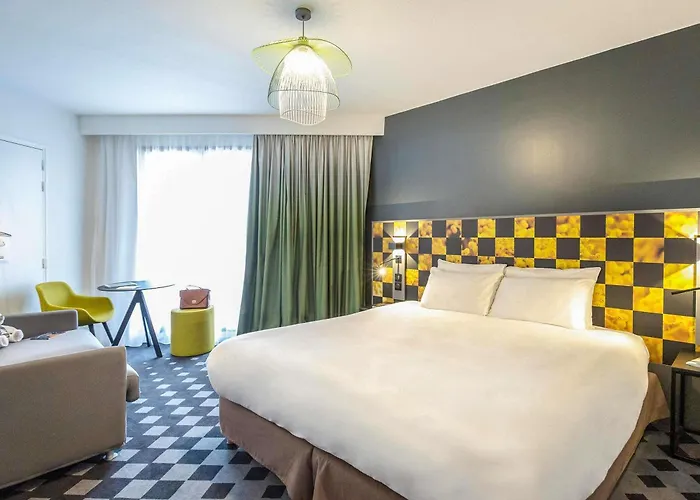 Mercure Centre Cote D'azur 4* הייר
