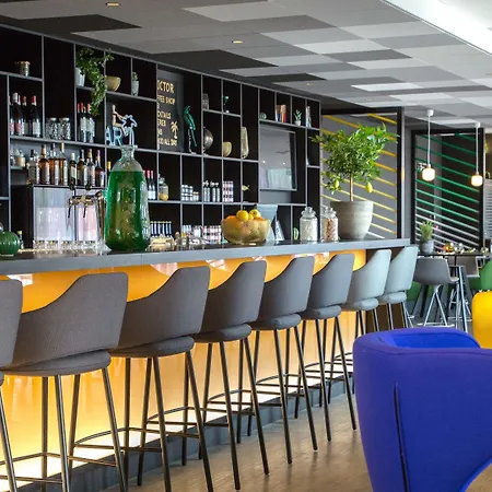 Mercure Centre Cote D'azur 4* Ιέρ
