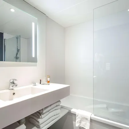 Mercure Centre Cote D'azur Отель Йер