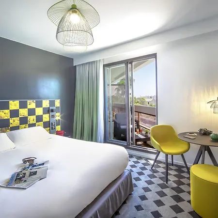 Mercure Centre Cote D'azur Ιέρ