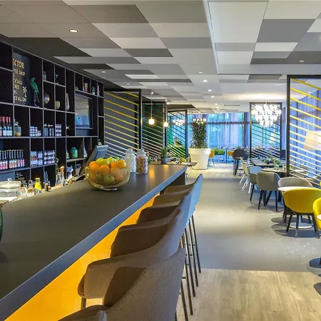 Отель Mercure Centre Cote D'azur