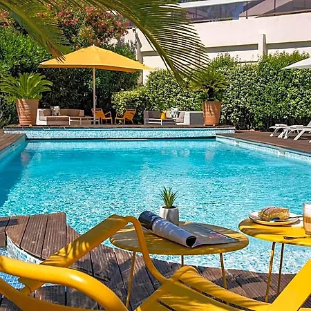 Mercure Centre Cote D'azur 4* Йер